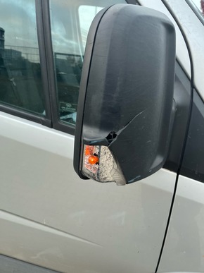 POL-D: Kleintransporter nach Kontrolle aus dem Verkehr gezogen - Insgesamt 30 Mängel festgestellt - Ordnungswidrigkeitenverfahren eingeleitet
