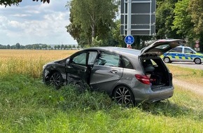 Polizei Mönchengladbach: POL-MG: Rotlicht missachtet - Verkehrsunfall mit einer Schwerverletzten