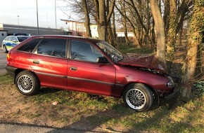 Polizeidirektion Landau: POL-PDLD: Verkehrsunfall mit Baum