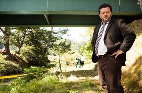 ARD Das Erste: Das Erste: Verbrecherjagd Down Under: Neill Rea ermittelt in der neuen Krimi-Serie "Brokenwood - Mord in Neuseeland"