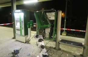 Polizei Mettmann: POL-ME: Ticketautomat gesprengt: Polizei ermittelt - Langenfeld - 2311081