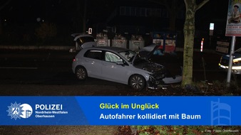 Polizeipräsidium Oberhausen: POL-OB: Glück im Unglück - Autofahrer kollidiert mit Baum