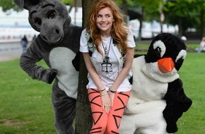 ProSieben: Esel oder Pinguin? Bär oder Hahn? "Crazy Dates. In Love mit Palina" am 5. Juni auf ProSieben (FOTO)