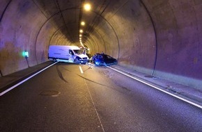 Polizeiinspektion Göttingen: POL-GÖ: (106/2023) Vollsperrung nach Unfall mit drei beteiligten Fahrzeugen auf der A38 - zwei Personen werden bei Auffahrunfall schwer verletzt. Abschlussmeldung