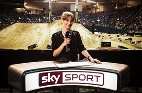 Sky Deutschland: Eine Sky Sport Moderatorin und ein Frettchen in den Hauptrollen: Schweighöfer-Film "Vaterfreuden" exklusiv bei Sky