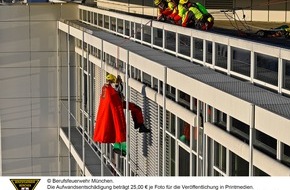 Feuerwehr München: FW-M: Höhenretter-Nikolaus im Deutschen Herzzentrum (Neuhausen)