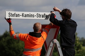Ein Name gegen das Vergessen: Euskirchen benennt Kaserne-Zufahrt nach gefallenem Soldaten Stefan Kamins
