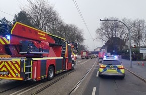 Feuerwehr Dortmund: FW-DO: LKW verletzt Passantin tödlich