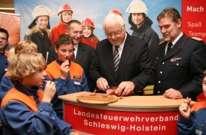 Landesfeuerwehrverband Schleswig-Holstein: FW-LFVSH: 1. Feuerwehr-Aktionswoche ist eröffnet: Es geht um die Wurst