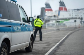 Bundespolizeiinspektion Rostock: BPOL-HRO: Bundespolizei vollstreckt Haftbefehl bei Einreise
