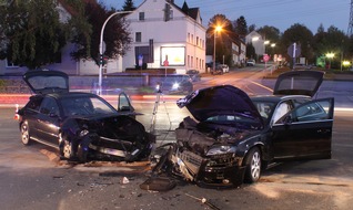 Polizei Bochum: POL-BO: Witten/Bochum / Folgenreicher Zusammenstoß von zwei schwarzen Audis - Wittenerin und Bochumer schwer verletzt