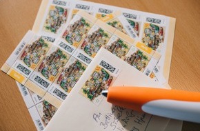 DHL Group: PM: Deutschlands erste klingende Weihnachtsbriefmarke