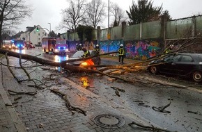 Feuerwehr Bochum: FW-BO: Schwerer Verkehrsunfall auf der Wasserstraße