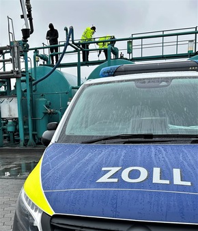 ZOLL-M: Schmieröl als Dieselkraftstoff verkauft.