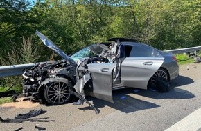 Polizeidirektion Kaiserslautern: POL-PDKL: PKW-Fahrer schwerverletzt