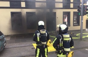 Feuerwehr Bochum: FW-BO: Wohnungsbrand in einem Mehrfamilienhaus in Bochum-Weitmar