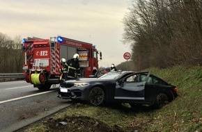 Feuerwehr Iserlohn: FW-MK: Verkehrsunfall auf der Autobahn - zwei Personen leicht verletzt