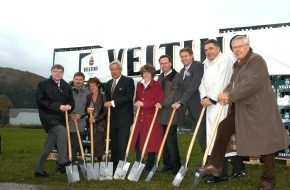 Brauerei C. & A. VELTINS GmbH & Co. KG: Veltins schafft 35 Arbeitsplätze: Investition von 20 Mio. Euro in die Mehrweg-Produktion