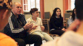 ZDFinfo: Rechnen, Rappen Ramadan: ZDFinfo über "Schule im Brennpunkt"