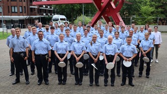 Kreispolizeibehörde Viersen: POL-VIE: 38 Komissaranwärterinnen und -anwärter startklar für die erste Streifenfahrt