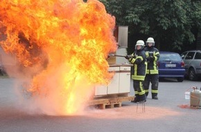 Feuerwehr Haan: FW-HAAN: Feuerwehr lädt zur Übung beim Haaner Sommer ein