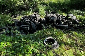 Polizeipräsidium Freiburg: POL-FR: Albbruck- Albert: Altreifen im Wald am Mühlbach entsorgt - Zeugen gesucht