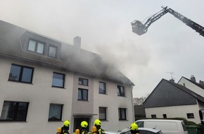 Feuerwehr Oberhausen: FW-OB: Zimmerbrand im Mehrfamilienhaus