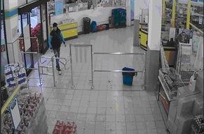 Polizei Düren: POL-DN: Fahndung mit Täterfoto
