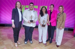 EDITION F: Besondere Mutmacher bei FUNKEs Female Future Force Day ausgezeichnet: Khalida Popal und Max Schneller erhalten "be bold-Award" in Berlin
