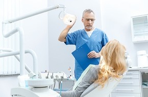 uniVersa Versicherungen: Professionelle Zahnreinigung wird gerne genutzt