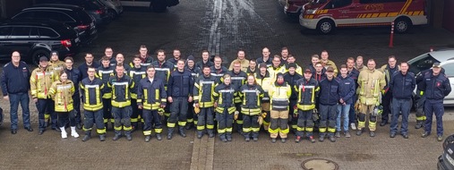 Feuerwehr Beverungen: FW Beverungen: 45 neue Truppf&uuml;hrer im Kreis H&ouml;xter erfolgreich ausgebildet