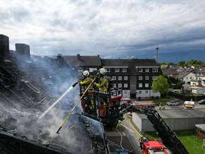 FW Datteln: Dachstuhlbrand, hoher Sachschaden