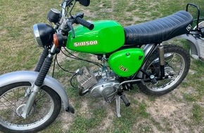 Polizeipr&auml;sidium Rostock: POL-HRO: Polizei bittet um Hinweise zum Diebstahl zweier Simson-Mopeds in Schwerin