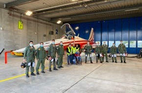 Stiftung Kinderhilfe Sternschnuppe: Une journée avec la Patrouille Suisse: La Fondation Etoile filante réalise son 3000e Rêve