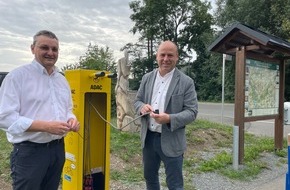 ADAC Hessen-Th&uuml;ringen e.V.: ADAC installiert Radservice-Station in Schleiz -  Pressemeldung