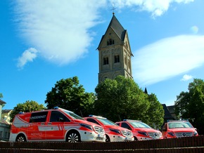 FW-GL: Feuerwehr Bergisch Gladbach stellt vier neue Notarzteinsatzfahrzeuge in Dienst - Moderne Technik für eine leistungsfähige Notfallversorgung