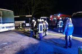 Polizeiinspektion Stade: POL-STD: Abgestellter Linienbus in Himmelpforten ausgebrannt, Einbrüche im Landkreis