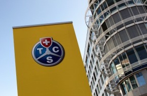 Touring Club Schweiz/Suisse/Svizzero - TCS: Il futuro del TCS è giallo!