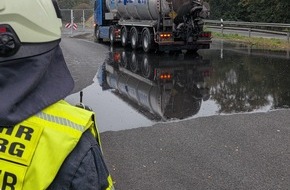 Freiwillige Feuerwehr Kranenburg: FW Kranenburg: Biomasse statt Gefahrgut: Gr&ouml;&szlig;erer Feuerwehreinsatz auf der B9 neu