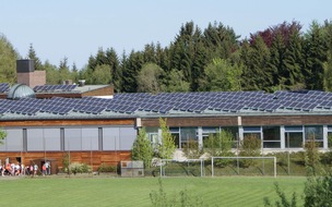 Gebäudehülle Schweiz / Enveloppe des bâtiments Suisse: SVDW: Dachflächen effizienter nutzen - solare Energie vom Dach