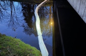 Freiwillige Feuerwehr Aurich: FW-AUR: Ausbreitung von Gew&auml;sserverunreinigung einged&auml;mmt