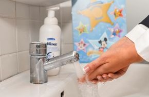 Messe Berlin GmbH: CMS 2013: "Handwasch-Helden" reduzieren Infektionsgefahr - Weltweites Healthy-School-Projekt von Kimberly-Clark (BILD)