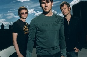 Color Line: a-ha: Norwegischer Reeder holt Norwegens Kultband zur Tauf-Party nach Kiel / Color Line schenkt Fans ein Konzert mit a-ha zur Taufe des Kreuzfahrtschiffs M/S Color Magic am 15. September 2007