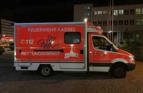 Polizeipräsidium Nordhessen - Kassel: POL-KS: Rettungswagen während Einsatz mit Graffiti besprüht: Zeugen gesucht