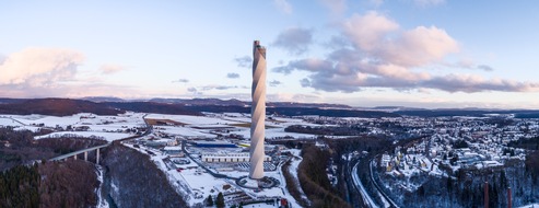 Höchste Aussichtsplattform Deutschlands auf dem Testturm von thyssenkrupp Elevator in Rottweil feiert am ersten Oktoberwochenende ihren ersten Geburtstag