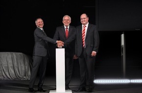 Audi AG: Audi macht die Nacht zum Tag: neues Lichtassistenzzentrum