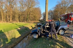 Freiwillige Feuerwehr Weeze: Feuerwehr Weeze: Schwerer Verkehrsunfall zwischen niederländischer Grenze und Wemb