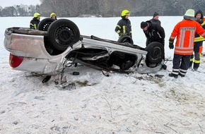 Kreisfeuerwehr Rotenburg (W&uuml;mme): FW-ROW: Schwerer Verkehrsunfall auf der K 223 - Fahranf&auml;ngerin lebensgef&auml;hrlich verletzt