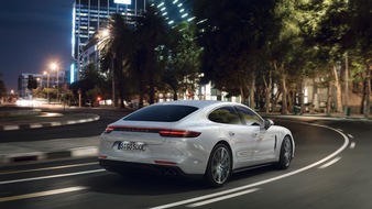 Porsche Schweiz AG: La Turbo S E-Hybrid devient le modèle le plus puissant de la série Panamera / Première mondiale Porsche à Genève : une deuxième variante hybride de la Panamera