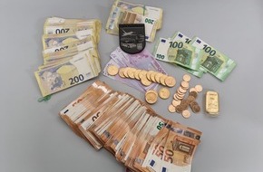 Hauptzollamt Bielefeld: HZA-BI: Bielefelder Zoll entdeckt größere Menge Bargeld und Gold in PKW Möglicher Verstoß gegen das Geldwäschegesetz